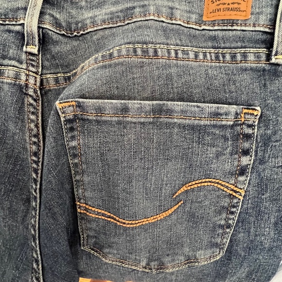 Levi jeans - Picture 2 of 5